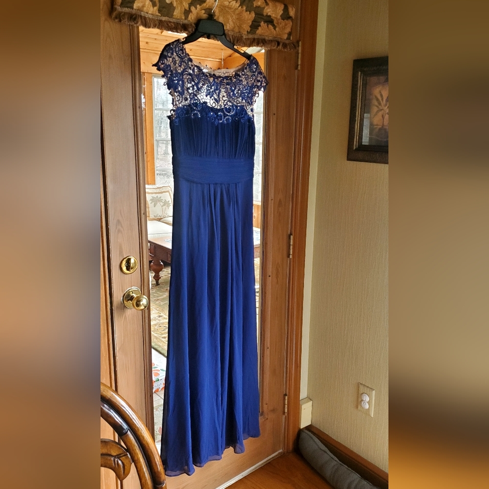 EVER PRETTY Mother of the Bride/Formal Navy Maxi Dress, size 6. - Picture 11 of 14